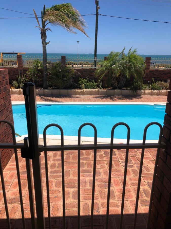 Beach House Opposite Ocean 4 Bed 2 Bathroom With Pool Geraldton Esterno foto