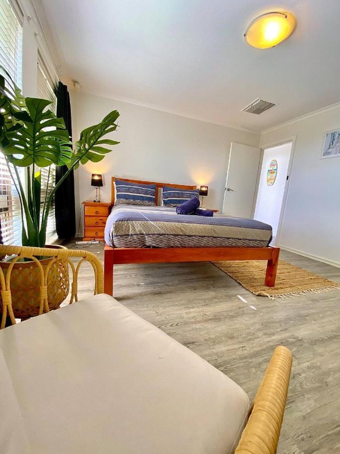 Beach House Opposite Ocean 4 Bed 2 Bathroom With Pool Geraldton Esterno foto