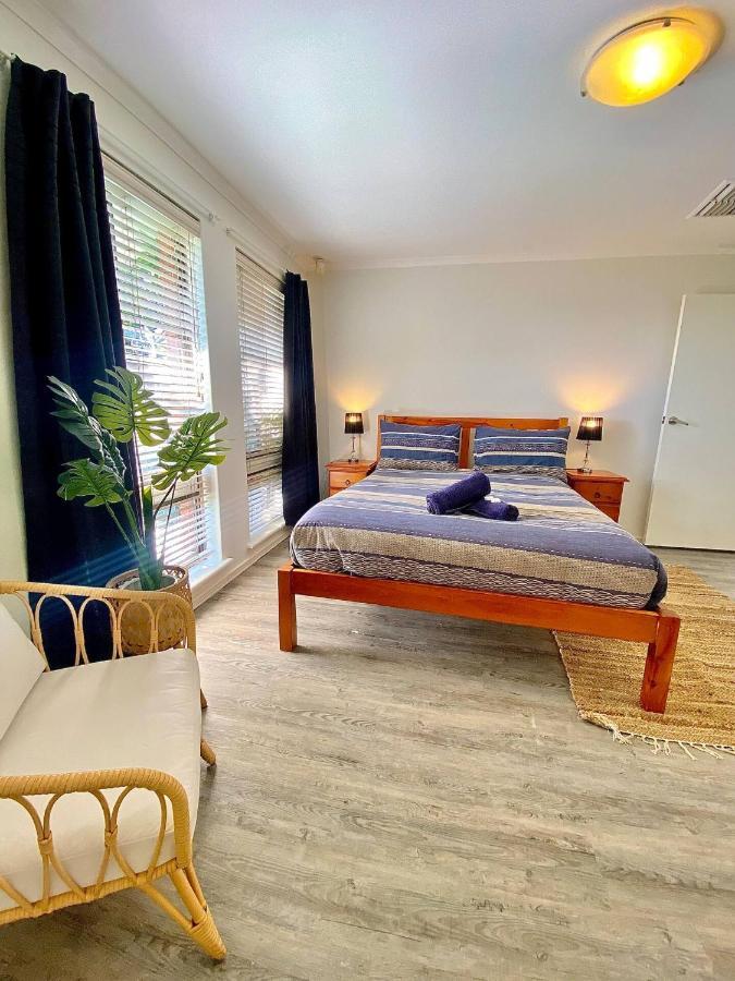 Beach House Opposite Ocean 4 Bed 2 Bathroom With Pool Geraldton Esterno foto
